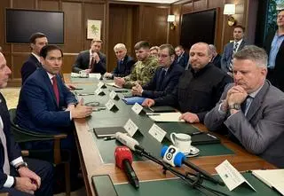 Rozmowy pokojowe "owocne", chociaż "jest wiele ruchomych elementów"