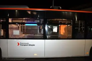 39-latek uszkodził autobus miejski, straty oszacowano na blisko 50 tysięcy złotych