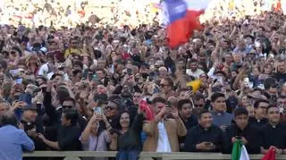Tak zareagował tłum na placu Świętego Piotra