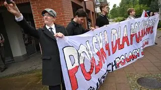 Pruszcz Gdański, 08.07.2025. Uczestnicy pikiety przeciwko imigracji