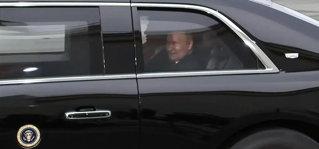 "Putin i Trump w jednej limuzynie. Obrzydliwe" 