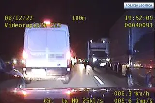 Kierowca renault zablokował korytarz życia