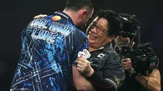 Piękne sceny, kibice oszaleli. Faworyt celowo spudłował lotkę meczową