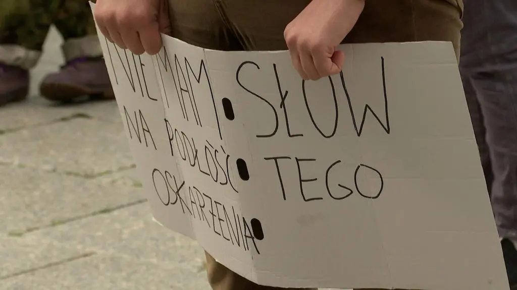 Mieli ze sobą transparenty