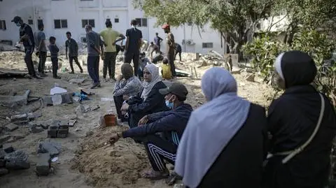 Zwiększenie pomocy humanitarnej do Strefy Gazy jest elementem pierwszej fazy rozejmu 