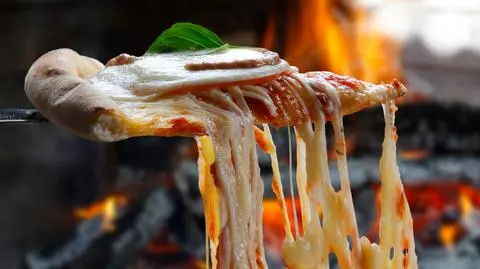 Pizza. - Za obalanie mitów związanych z nią obrywam najczęściej - mówi Alberto Grandi
