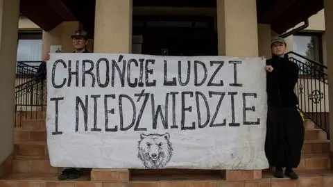 Protest IDK w UM w Cisnej przeciwko odstrzałowi niedźwiedzi