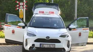 Samochód bez kierowcy blokował tory kolejowe