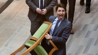 Justin Trudeau wynosi swoje krzesło z Izby Gmin 