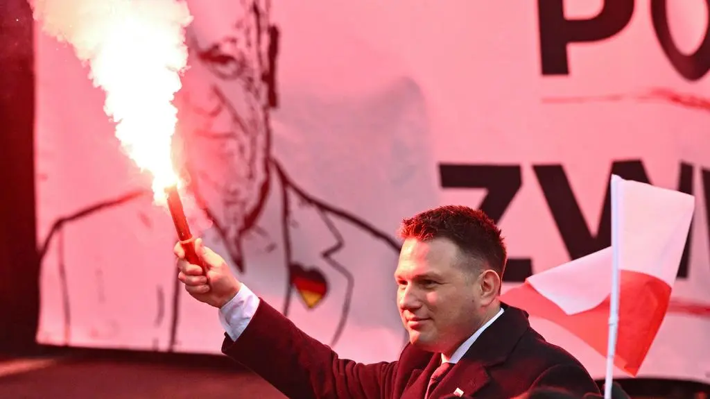 Sławomir Mentzen odpalił racę na Marszu Niepodległości w 2025 roku