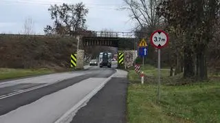 Wiadukt kolejowy nad Drogą Krajową 14 w miejscowości Krępa