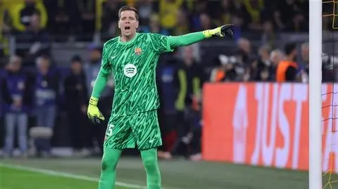 Wojciech Szczęsny w bramce na mecz FC Barcelona - Inter Mediolan w Lidze Mistrzów
