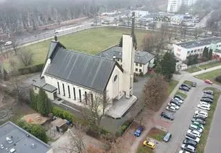 Zarabiał 350 tysięcy złotych miesięcznie, wpłacił fikcyjną darowiznę, by zaoszczędzić na podatku