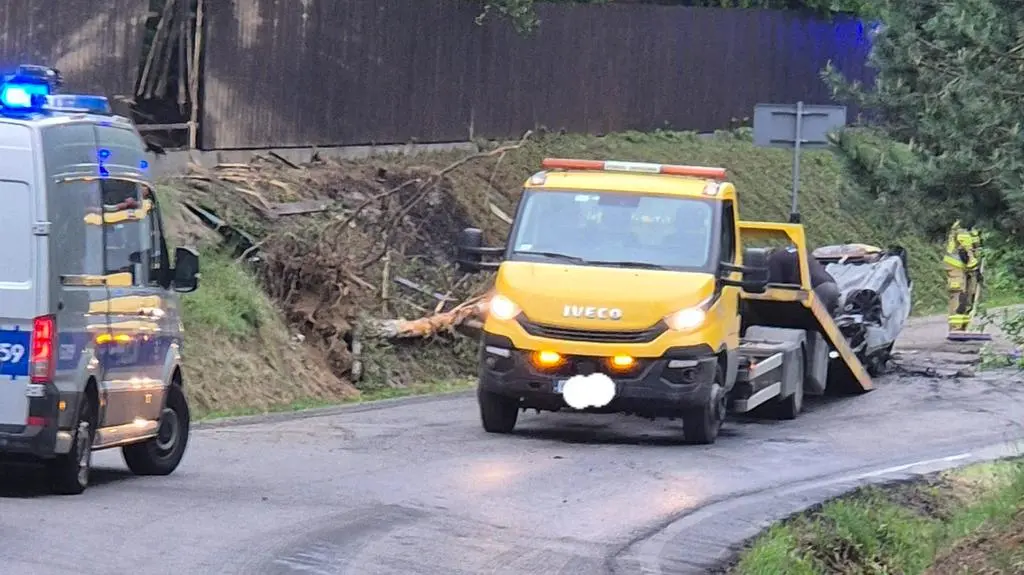 W samochodzie znaleźli zwęglone zwłoki                     