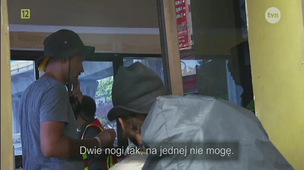 Uczestnicy programu musieli zrobić sobie zdjęcie z mieszkańcami Bangkoku