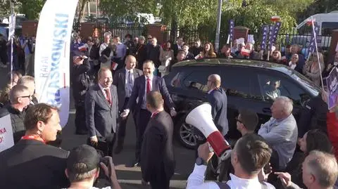 Karol Nawrocki przybył na debatę prezydencką