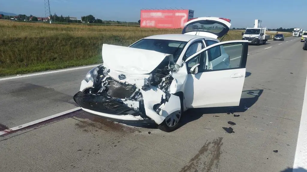 Karambol na autostradzie A4 w pobliżu wsi Pietrzykowice (woj. dolnośląskie) 