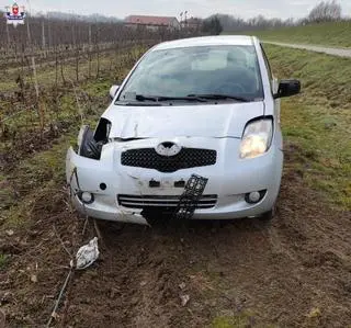 Wjechał do rowu 