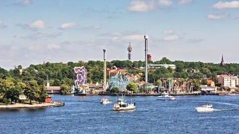 Śmiertelny wypadek i ranne dzieci. Parki rozrywki zamykają kolejki górskie