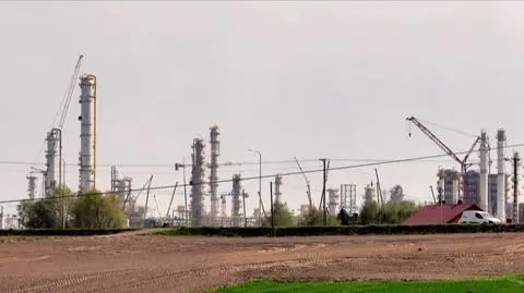 Wyzysk cudzoziemców przy inwestycji Orlenu. Materiał Uwagi! TVN