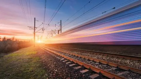 W Polsce powstanie nowa linia kolejowa. Pociągi mają rozpędzać się do 350 km/h