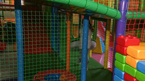 Wprowadziła własne zasady bezpieczeństwa i otworzyła salę zabaw. "Udało się uzyskać zgodę"