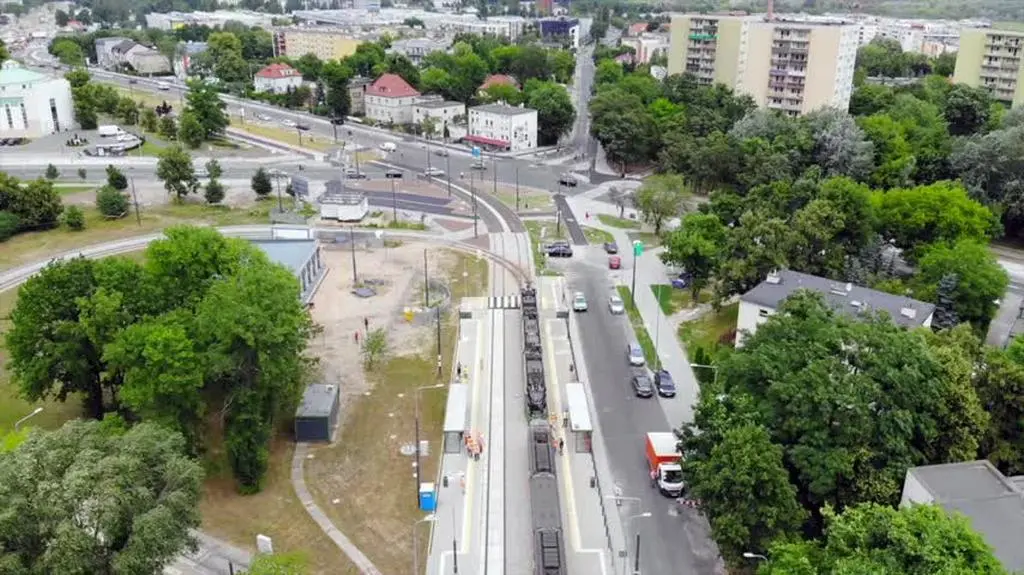Pierwsze tramwaje na trasie do ul