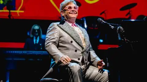 Tworzy hity szóstą dekadę. Wyprzedził Presleya, Bowiego, Cher i Jacksona