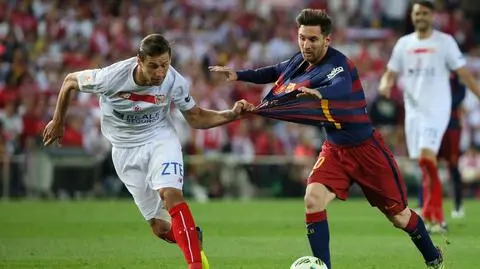 Grzegorz Krychowiak kontra Leo Messi