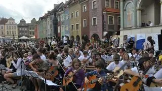 W tym roku organizatorzy zaproponowali piosenkę "Summer of 69"