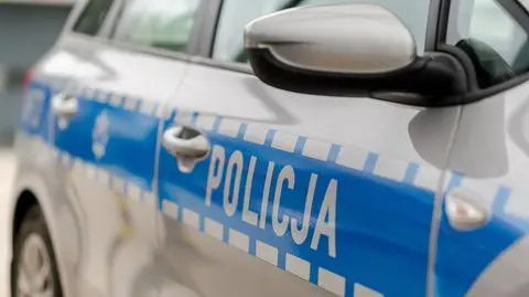 Zakrwawiony, z nożem chodził po mieście. Podczas próby zatrzymania policjant użył broni