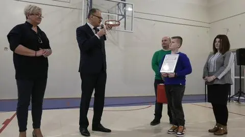10-letni Miłosz uratował ojczyma. Został nagrodzony przez władze miasta i służby