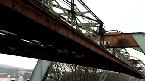 Wuppertal_Oberbarmen_-_Schwebebahn_(Schwebebahn_station_Oberbarmen)_(mT)_01_ies