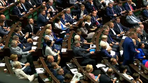 Hańba! Regulamin! Głosowanie nad uzupełnieniem porządku dziennego