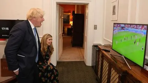 "Mamy nadzieję, że Johnson się ocknie". Zakulisowa walka o kibiców na Euro