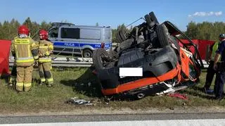 Dachowanie busa na autostradzie A4