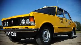 Samochód ma także oryginalne tablice rejestracyjne