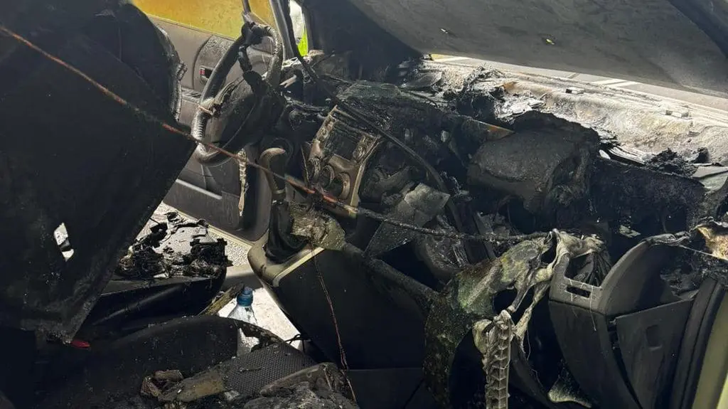 Auto spaliło się doszczętnie