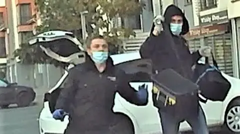 Ukradli torbę z pieniędzmi i uciekli autem bez numerów. Policja publikuje wizerunki 
