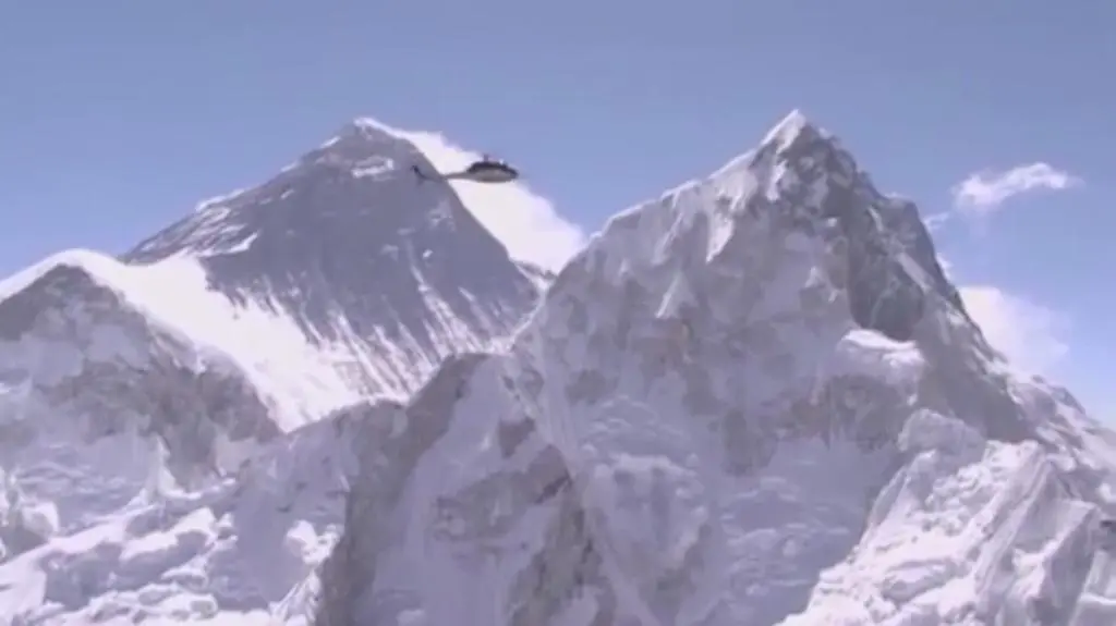 Rekordowy lot na Mount Everest