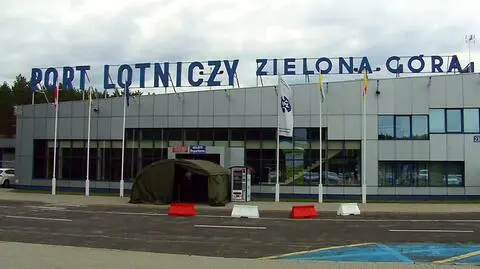 Kancelaria Prezydenta wiedziała, że kontroler lotów kończy pracę wcześnie. Ujawniamy treść maili i nagrania z wieży