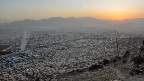 KABUL-AFGANISTAN-shutterstock_414329746