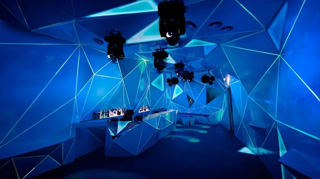 11-11 Club, Turcja