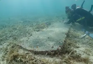 Fort Jefferson Post Cemetery. Grób znaleziony pod wodą