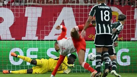 Grad goli w Monachium. Bayern skorzystał z prezentu