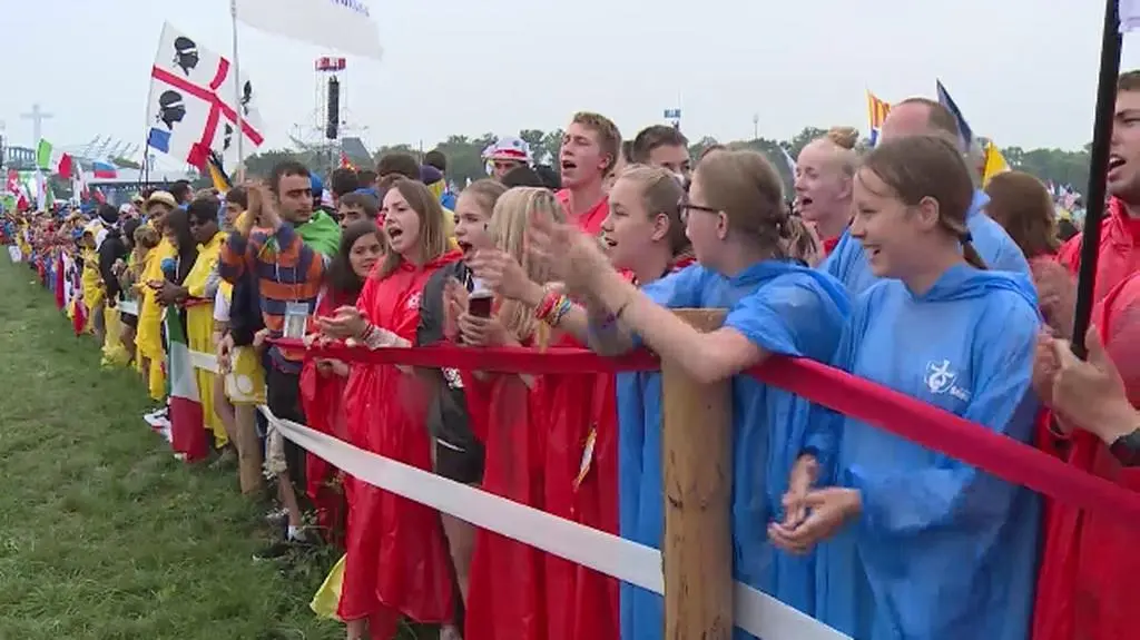 Zbiórka na mobilną klinikę dla uchodźców. Na licytacji papieskie buty i trzy samochody