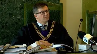 Ruszył proces Andrzeja G., którzy przyznał, że wyrzucił psa z czwartego piętra