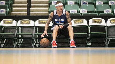 Były gracz NBA żebrał na stacji benzynowej. Miliarder zaproponował mu odwyk