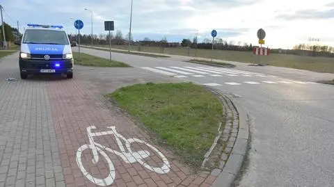 Dwaj bracia jechali hulajnogą, jeden z nich trafił do szpitala