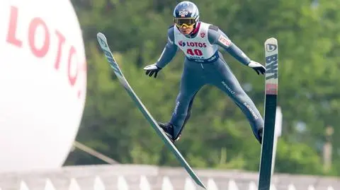 Polska miniseria na skoczni narciarskiej przerwana. Wolny piąty w Courchevel